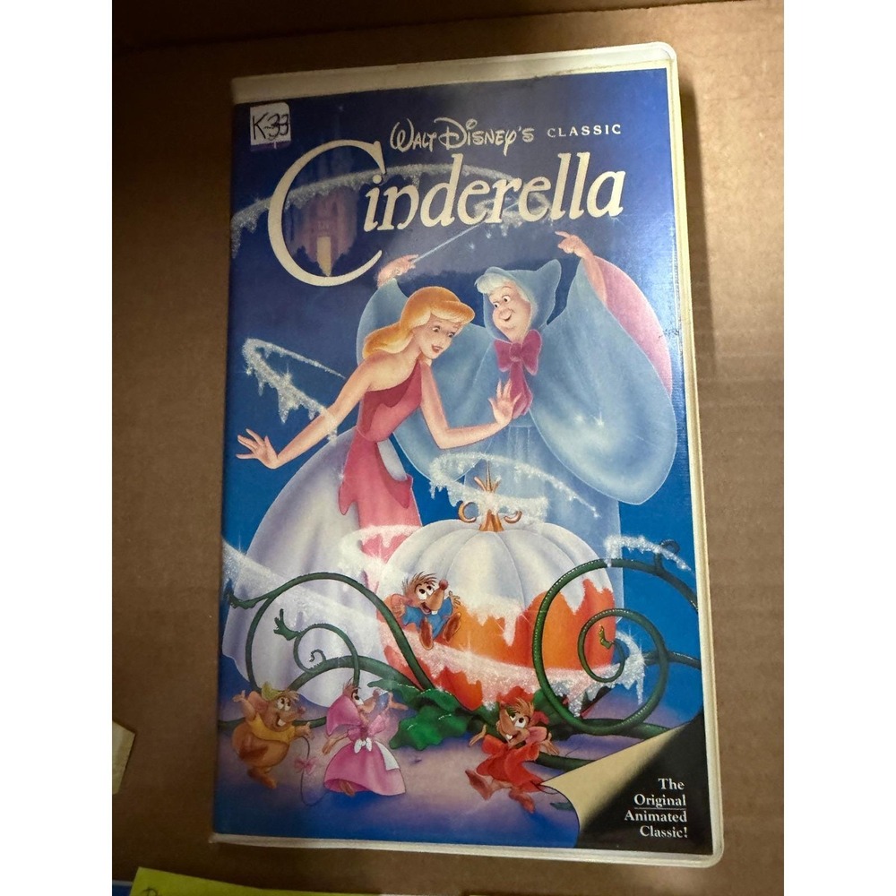 Walt Disney Classic Cinderella VHS Tape Original Animated Movie 1995 Clamshell
